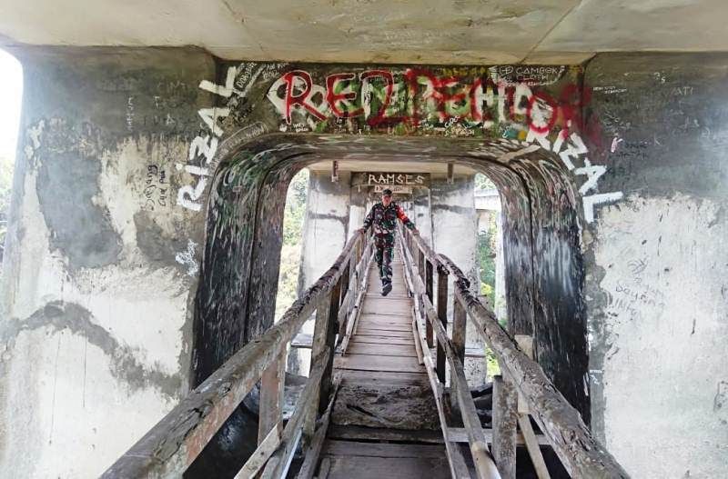 JEMBATAN rel kereta api peninggalan sejarah penjajahan Belanda di Desa Galuh Timur, Kecamatan Tonjong, Kabupaten Brebes.