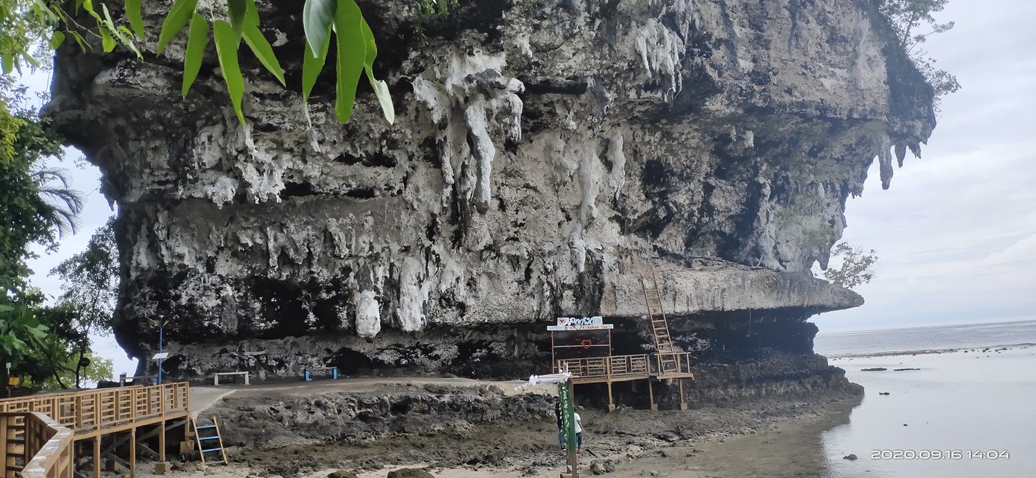 Kuburan Tua Padwa, Keindahan Kuburan di Tanah Papua - Cerdik Indonesia