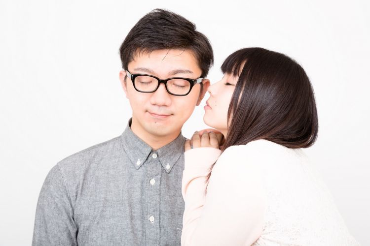 Ilustrasi pasangan Jepang yang akur. 