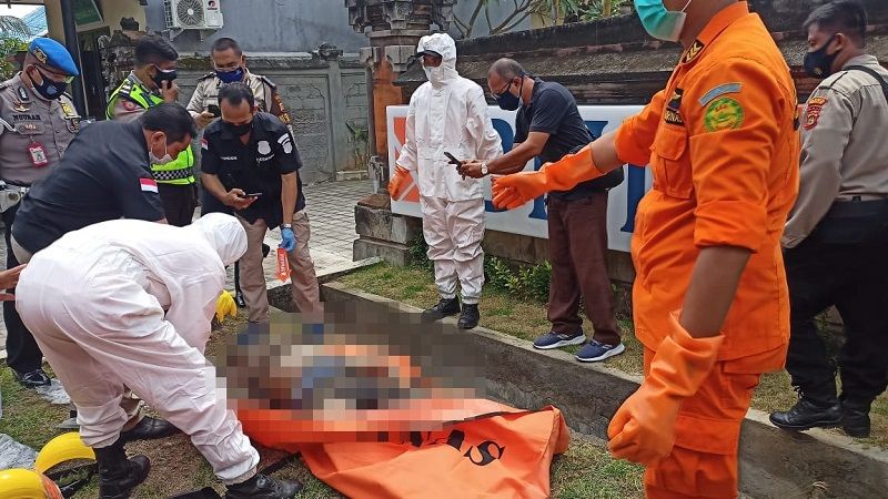 Mayat ditemukan di gorong gorong Pelabuhan Benoa Bali menggunakan pakaian lengkap dengan dompet ber-KTP masih terselip di saku,kamis 24-9-20