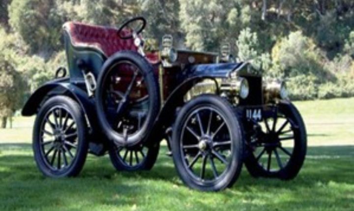  Rolls-Royce 10 Hp Dua Kursi 1904./