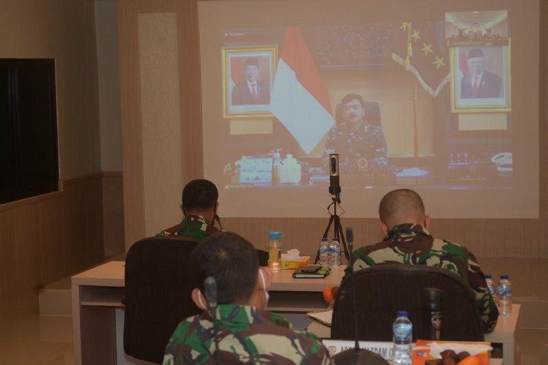 angdam IX/Udayana, Mayor Jenderal TNI Kurnia Dewantara S.I.P,  ikuti vidcon rapat intern TNI Tentang Protkes dalam Pilkada 28 sept 20 dihadiri Panglima TNI