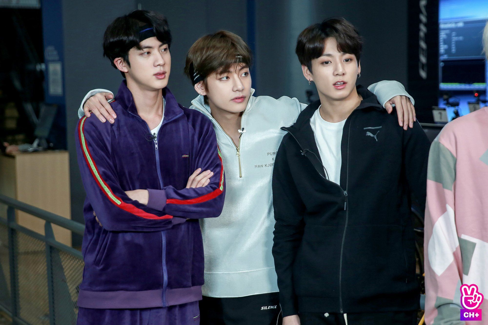 Potret Jin, V, dan Jungkook BTS.*