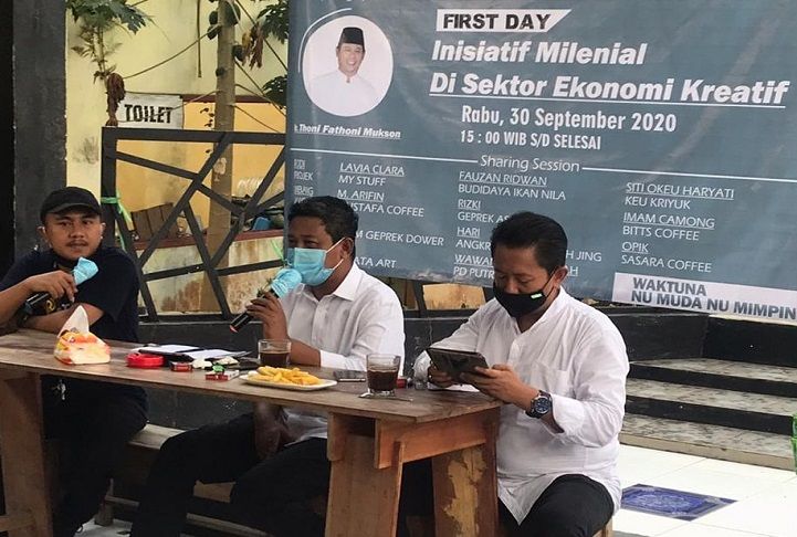 Calon Bupati Pandeglang, Thoni Fathoni Mukson menjadi narasumber seminar ekonomi kreatif di Cafe Coffee Sarasa Pandeglang , mengusung  tema 