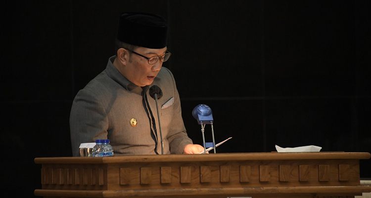 Gubernur Jawa Barat Ridwan Kamil saat menghadiri Rapat Paripuna di Gedung DPRD Provinsi Jabar, Kota Bandung, Rabu (30/9/20) malam.