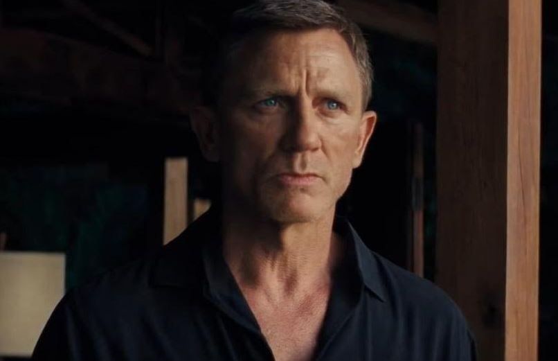 Daniel Craig berperan sebagai James Bond di film No Time To Die.