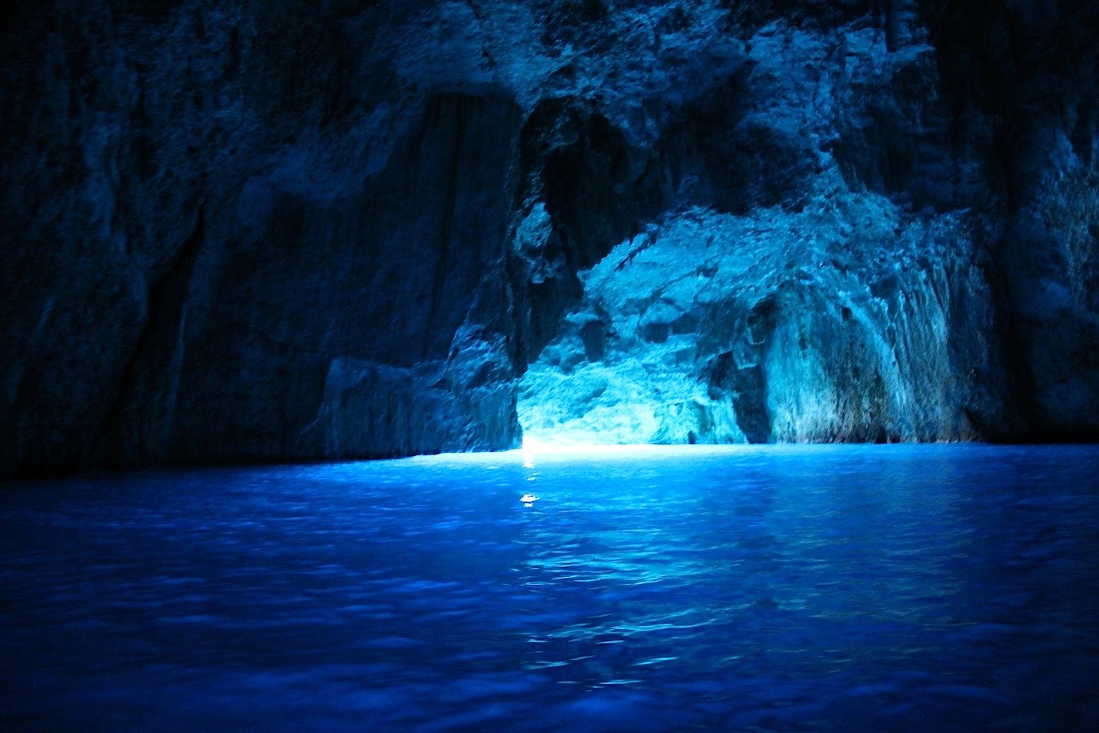 Blue cave vanuatu*/net