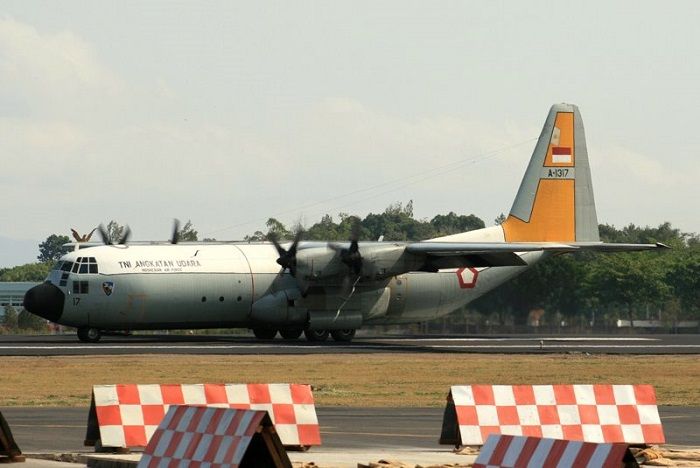 Pesawat Hercules C-130 milik TNI AU. (wikipedia.org)