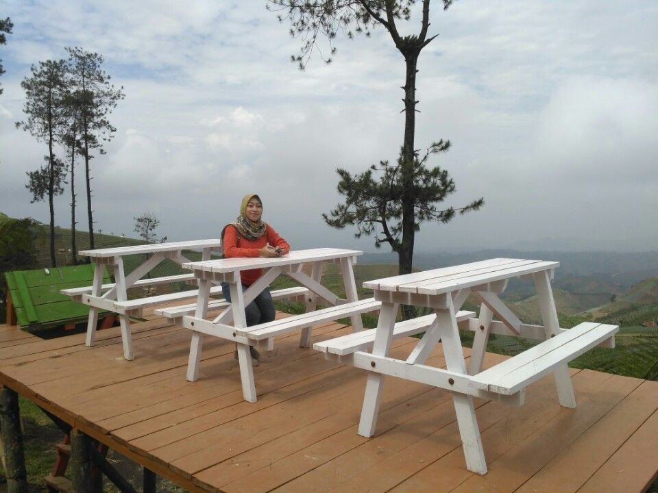 Salah satu lokasi spot foto yang banyak dicari oleh pengunjung Bukit Mercury Sayang Kaak yang cocok dikunjungi saat libur Imlek 2023