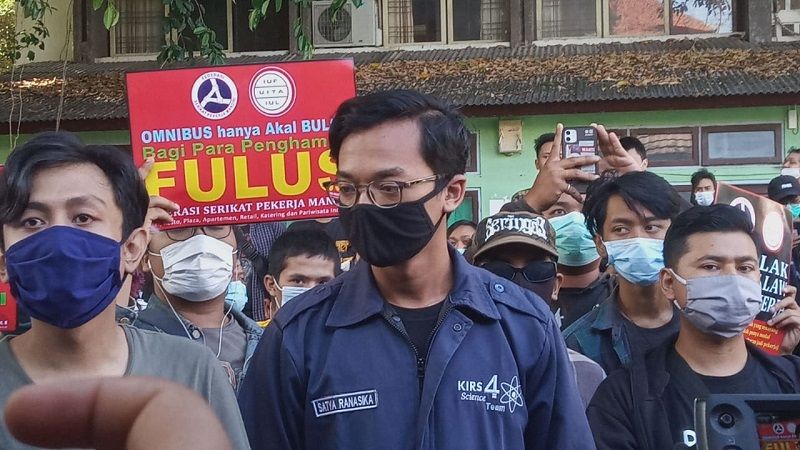 Aliansi mahasiswa buruh di Bali konsolidasi akan turun ke jalan, Selasa 6 Oktober 2020, menolak Omnibus law UU Cipta Kerja yang baru saja disahkan
