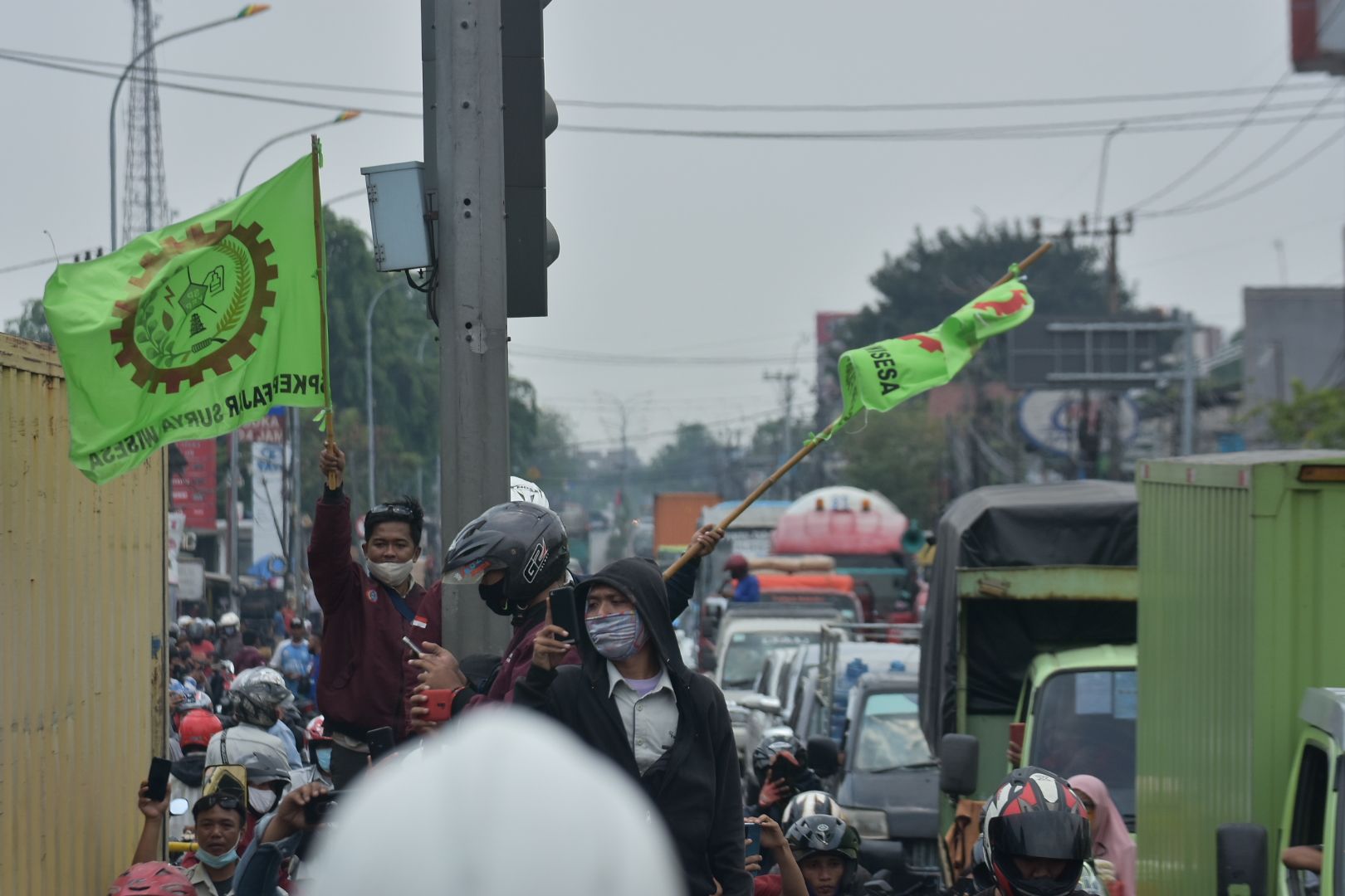 Unjuk rasa buruh tolak omnibus law di Cikarang.