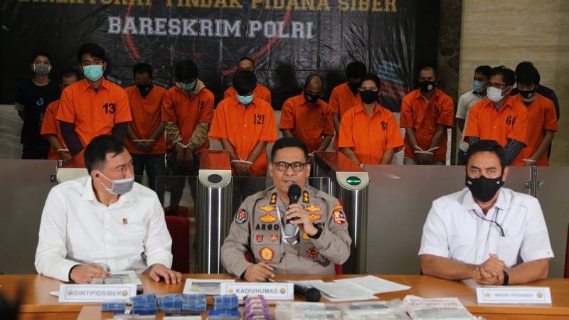 Bareskrim Polri, Senin 5 Oktober 2020 menggelar rilis penangkapan pembobol akun nasabah dan akun Grab yang telah beraksi sejak tahun 2017