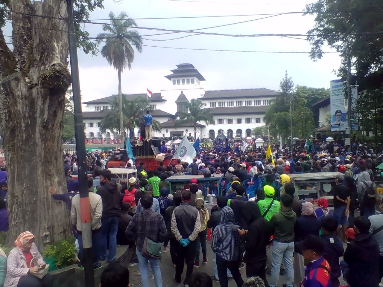 Hari Ini Unjuk Rasa Tolak UU Cipta Kerja di Bandung, Long
