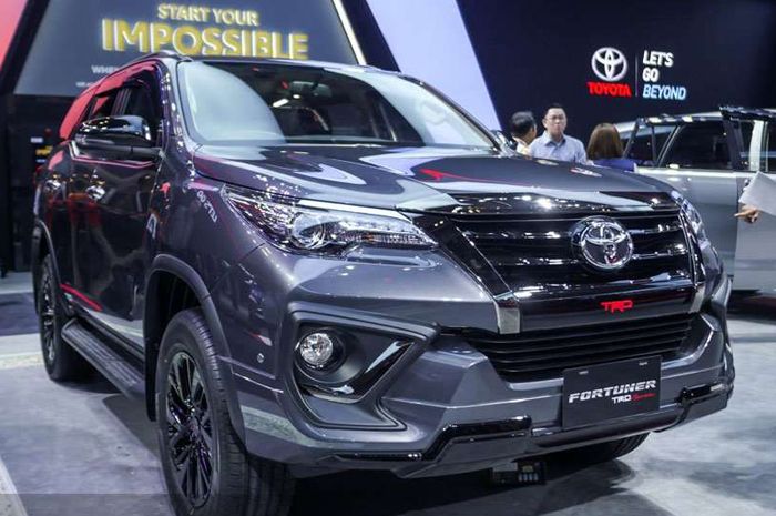 Begini Wujud Toyota Fortuner dan Kijang  Innova  Terbaru 