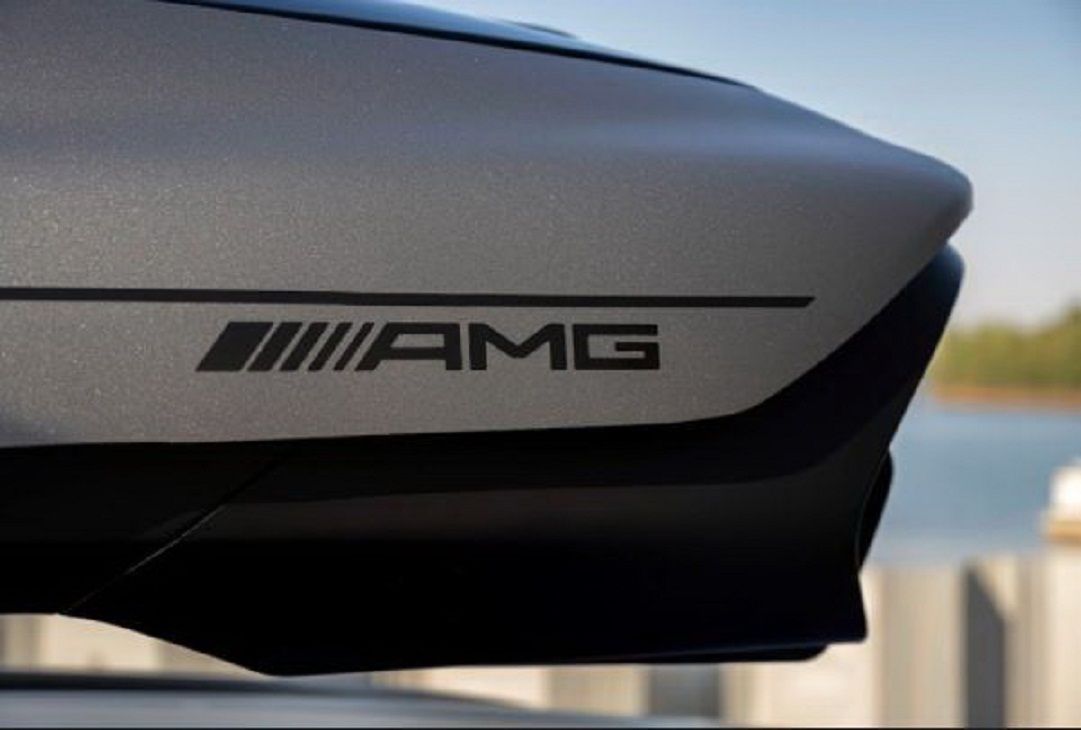 New Mercedes-AMG roof box, memberikan solusi serta menambah aksen aerodinamis dan estetika. Standar tertinggi pada teknik, efisiensi, eksklusivitas, dan desain yang menggambarkan DNA Mercedes-AMG./Dok. Mercedes-Benz Indonesia