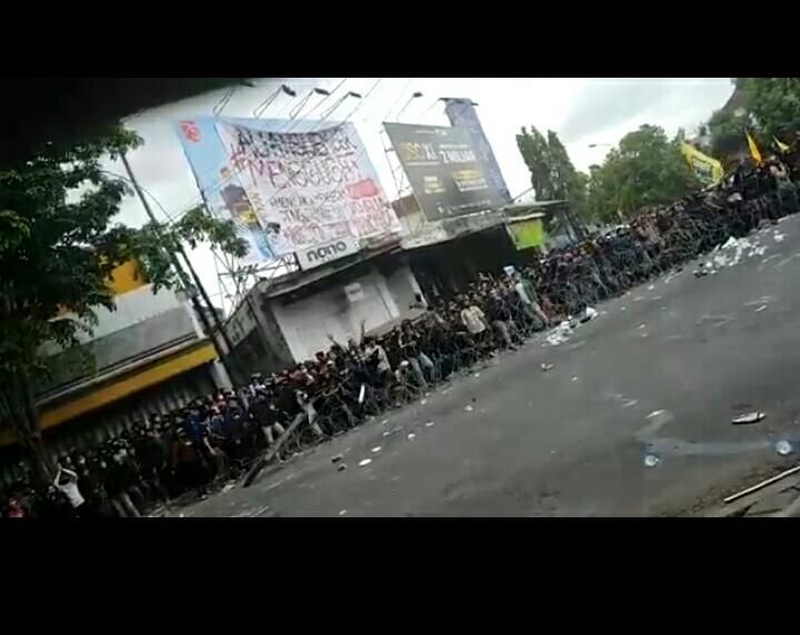 Aksi demonstrasi mahasiswa se Indonesia, salah satunya di Jember, Jawa Timur