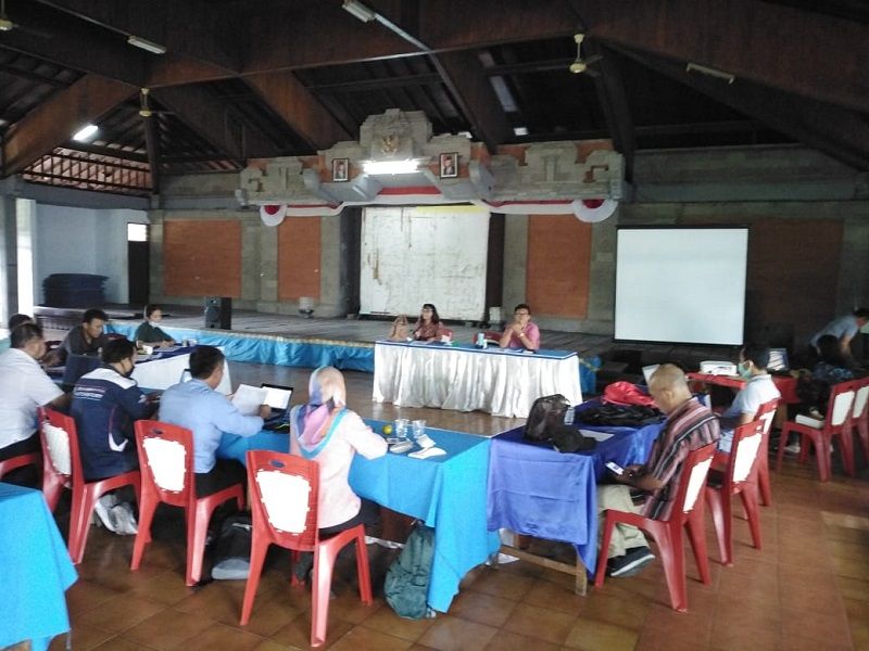 12 Wartawan media cetak dan siber Jumat 9 Oktober 2020 ikuti workshop pembekalan pra Uji Kompetensi Wartawan (UKW) di Gedung PWI Bali yang difasilitasi BI Bali