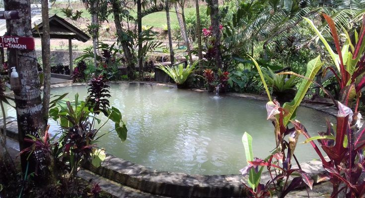 Cobain Yuk Pemandian Air Panas Alami Angseri di Tabanan ...