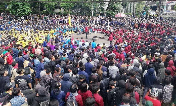 Kemendikbud Terbitkan Surat Larangan Mahasiswa Ikut Demonstrasi Penolakan Omnibus Law Pikiran Rakyat Bekasi