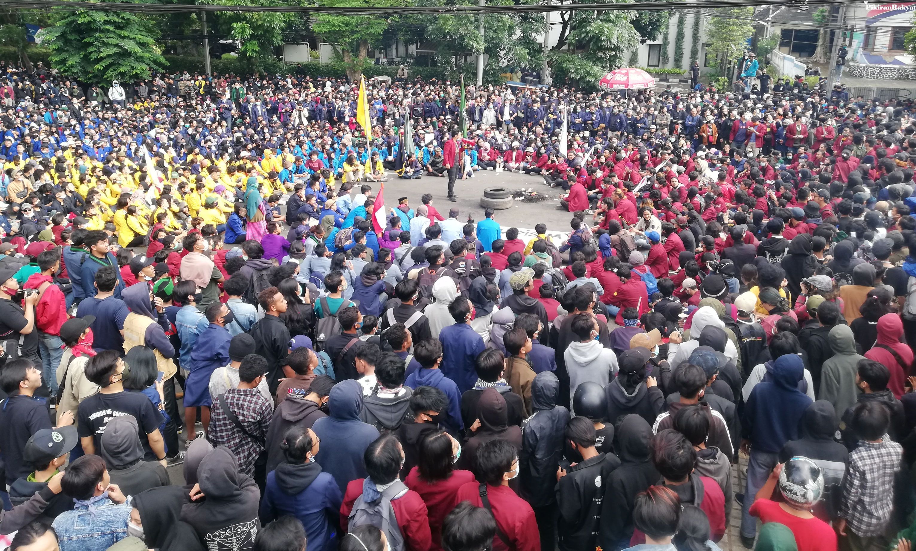 Bem Gelar Demo Tolak Uu Cipta Kerja Hari Ini Polisi Tutup Jalan Menuju