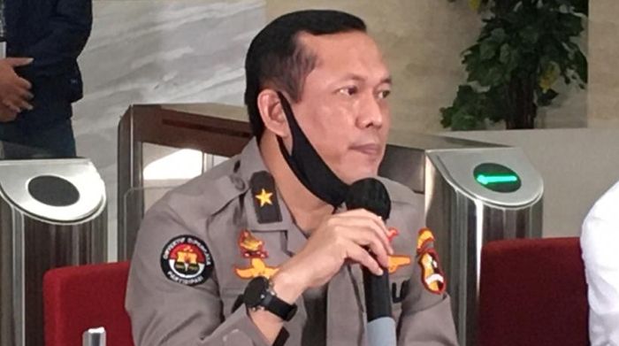 Karo Penmas Divisi Humas Polri, Brigjen Pol Awi Setiyono saat memberikan keterangan.