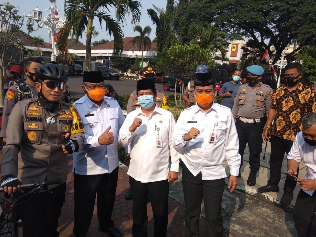 Kapolda Banten Irjen Pol Drs Fiandar nersama Pjs Bupati Serang Ade Ariyanto, Sekda Kabupaten Serang Tb. Entus Mahmud dan Asda I Pemkab Serang Nanang Supriyatna