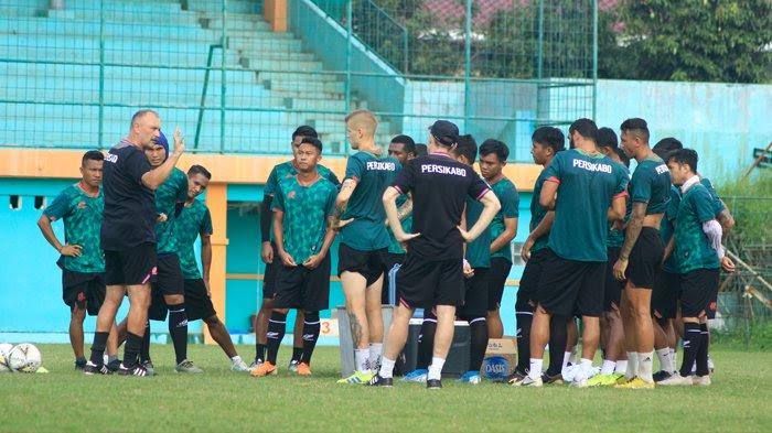 Pemain Persikabo / Pemain Persikabo Mulai Gelar Latihan Jpnn Com - Tiga