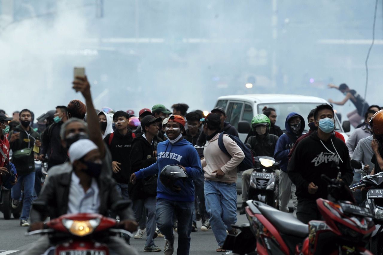 Demo tolak Omnibus Law UU Cipta Kerja rusuh di Jakarta, beberapa waktu lalu.*