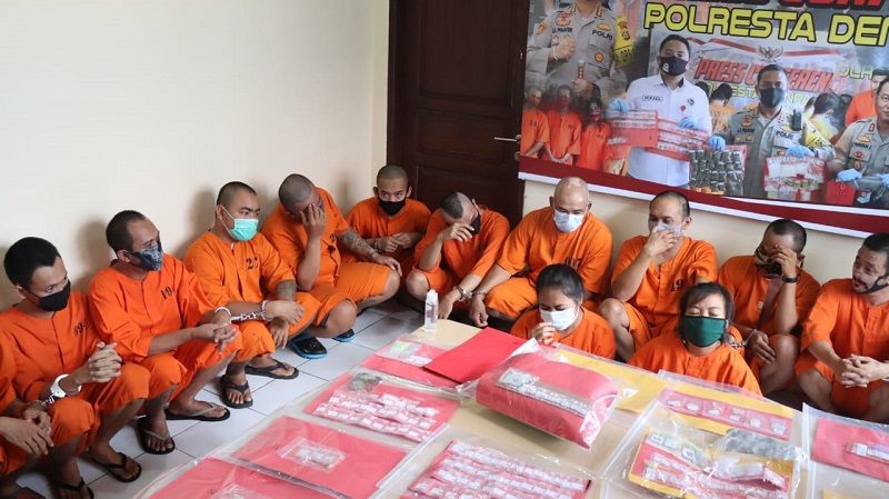 Para terduga pelaku penyalahgunaan narkoba yang ditangkap Polresta Denpasar yang dirilis Kamis 15 Oktober 2020 