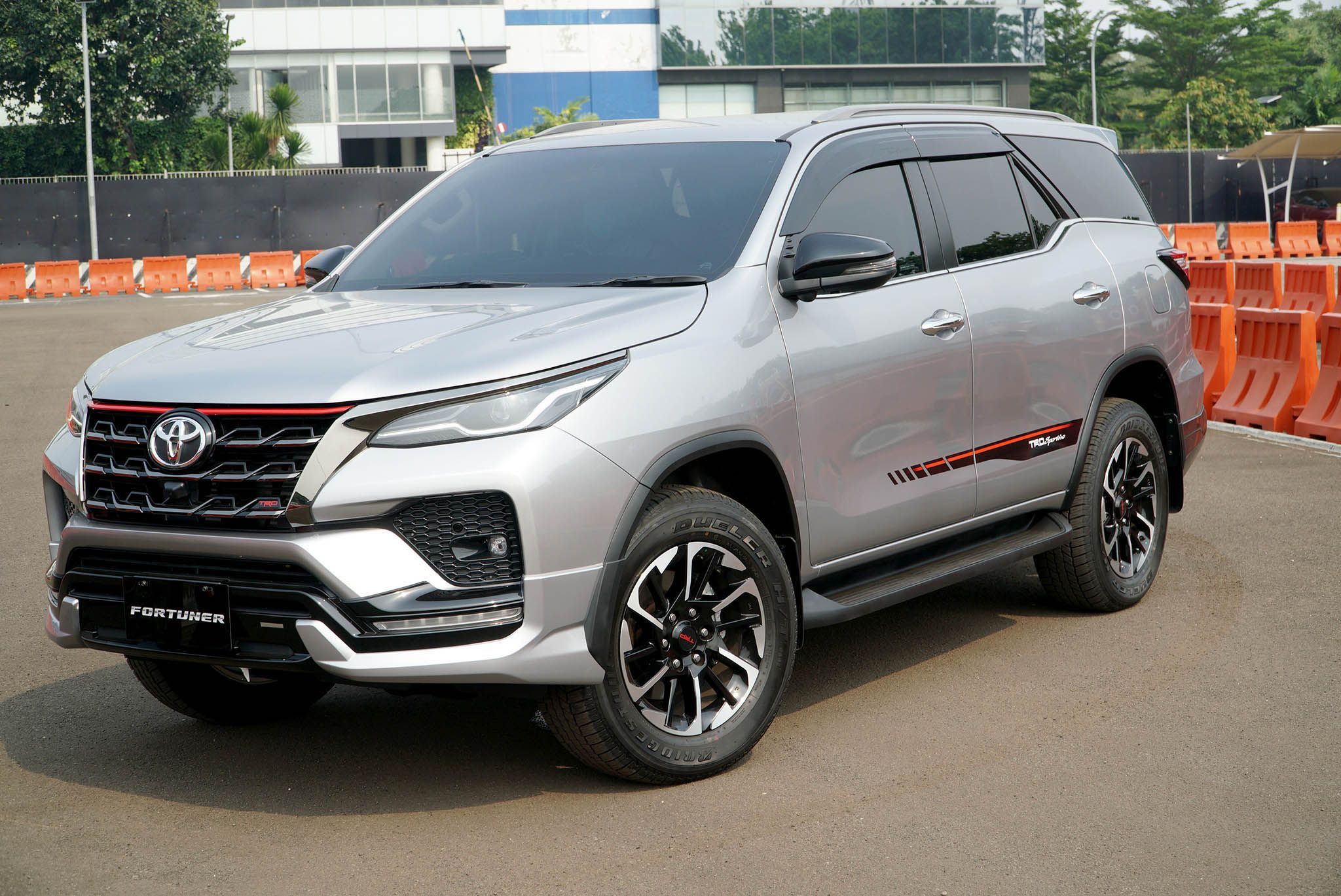 Daftar Harga Toyota Fortuner 2020 Simak Fitur Baru Mulai Tu Bagasi Yang Bisa Terbuka Otomatis Pikiran Rakyat Bogor