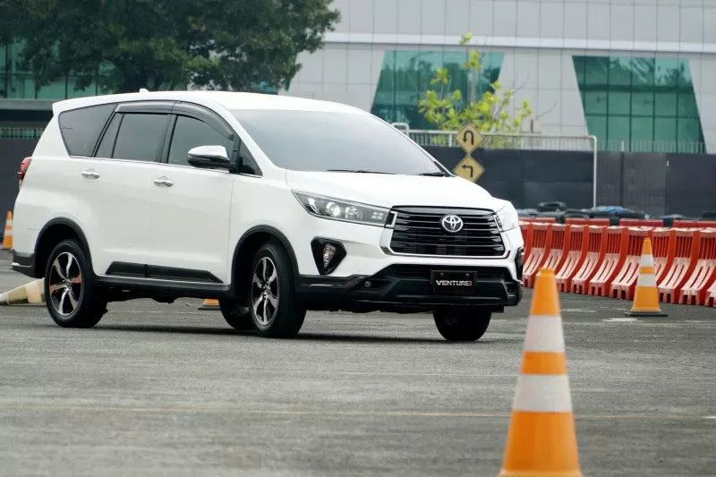 Daftar Kenaikan Harga Mobil Toyota di Awal 2022, Ada yang ...