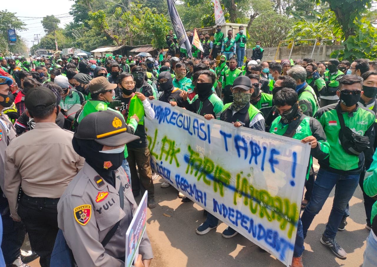 Ratusan Ojek Online Datangi Kantor Dishub Kota Serang Ada Apa Kabar Banten