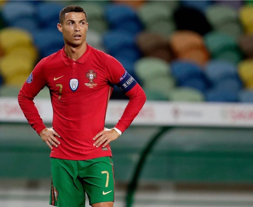 Ronaldo terjangkit COvid-19 saat membela Timnas Portugal.