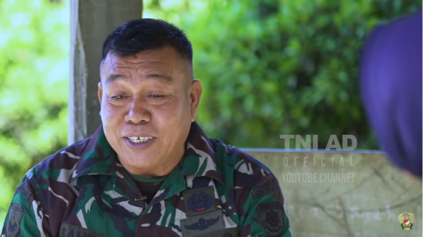 Serda Sahidin, anggota TNI yang beri hormat pada putranya sendiri