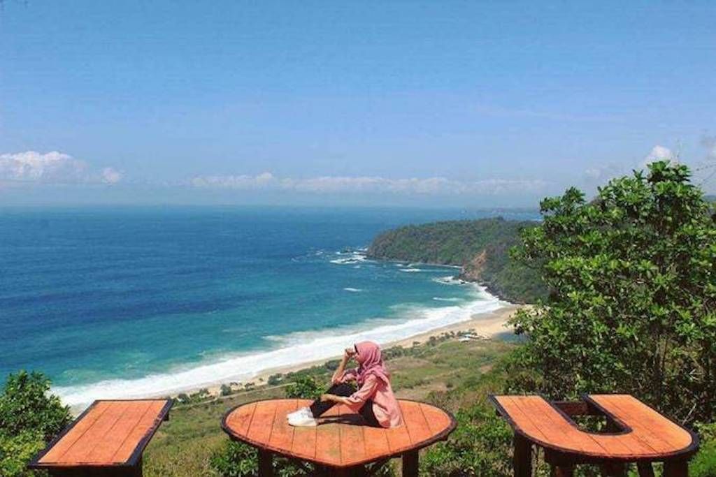 Pantai Modangan , dusun Kalitekuk, Sumberoto, Malang.