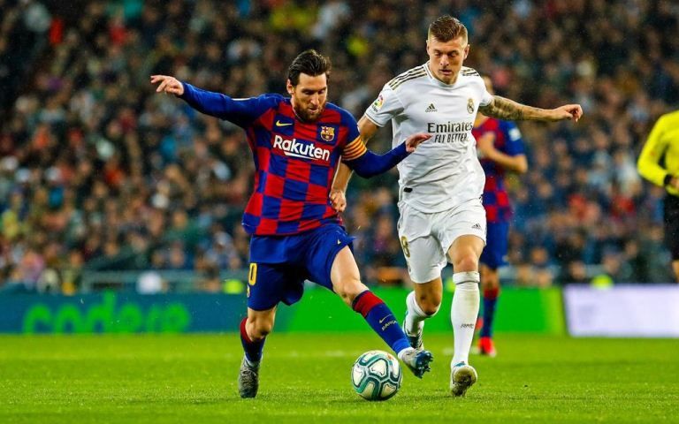El Classico Legend 2021 Barcelona vs Real Madrid akan diisi oleh pemain-pemain top pada masanya. SImak jadwal tayang dan link live streaming.