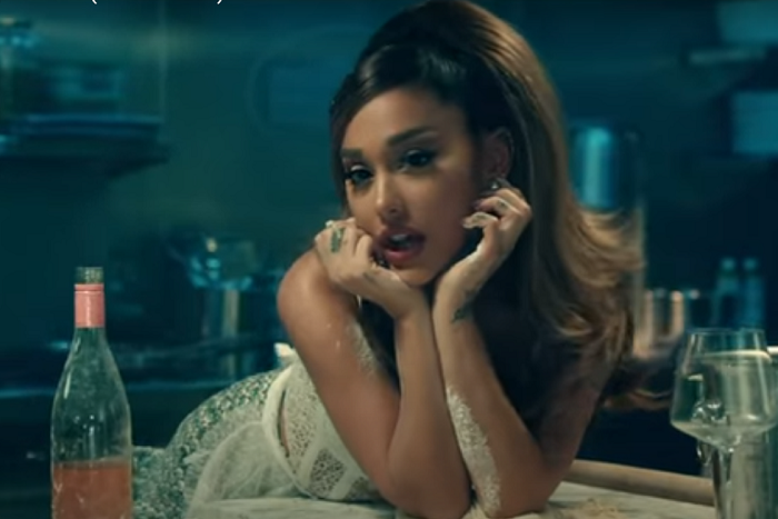 Lirik Lagu Positions Ariana Grande Berikut Terjemahan Dan Video Klipnya Berita Kbb