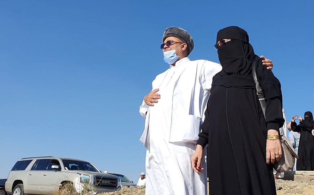 Habib Rizieq Shihab bersama istri di tanah suci.