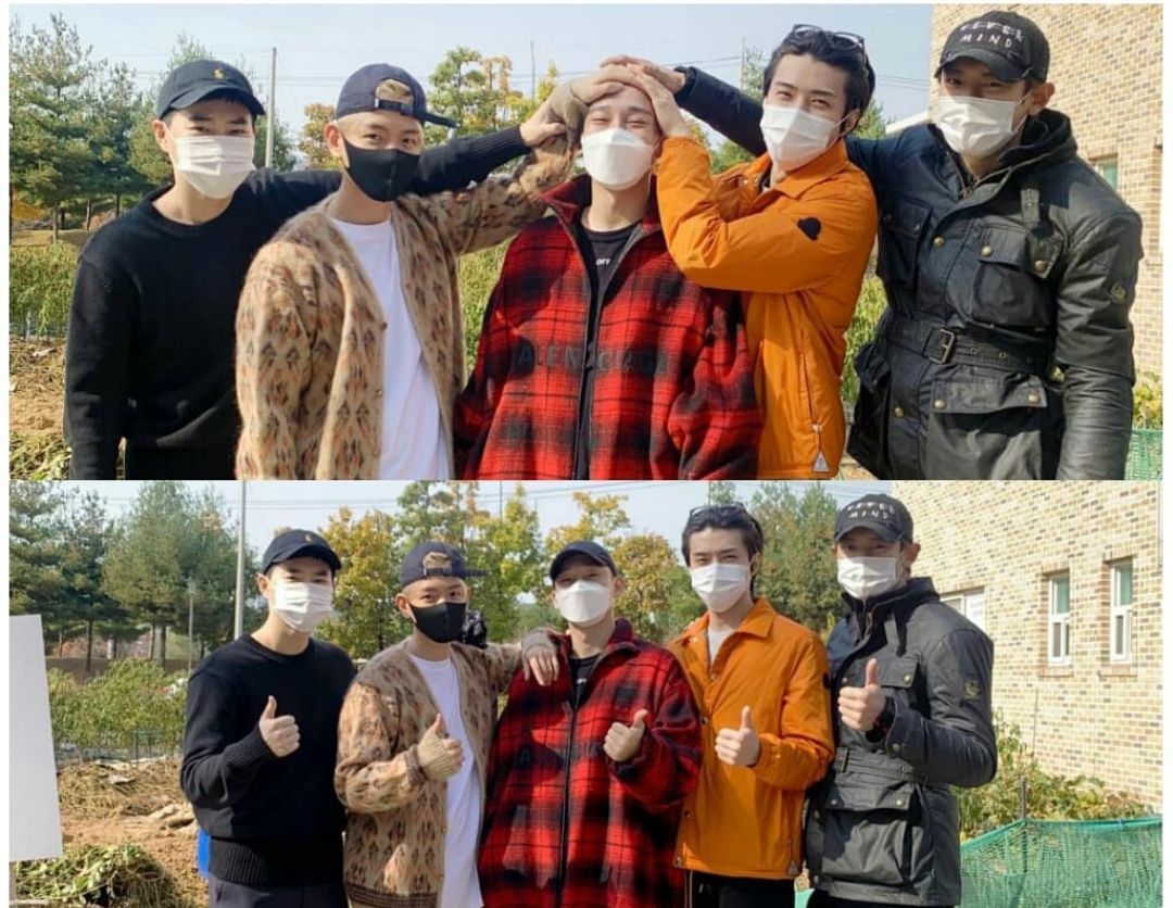 Member EXO mengantar Chen EXO wamil foto dari Instagram