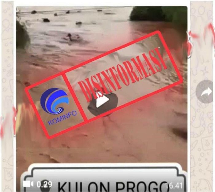 Tangkapan layar video ternak hanyut di banjir Kroya