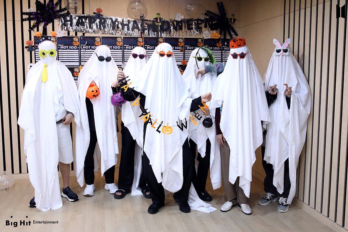 BTS pakai kostum Halloween