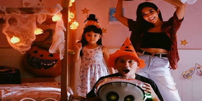 Rayakan Pesta Halloween Bersama, Gading Marten dan Gisella Anastasia Buat Netizen Baper
