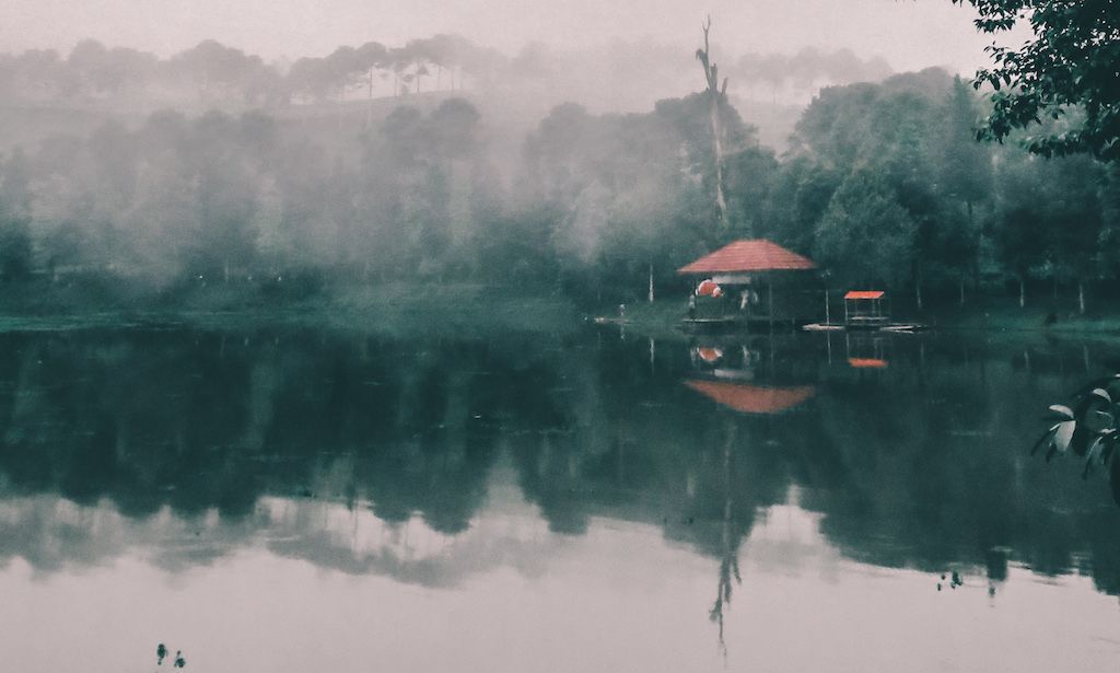 Telaga Saat, Cisarua, Puncak Bogor merupakan titik nol kilometer Sungai Ciliwung yang cocok untuk dijadikan Staycation.*