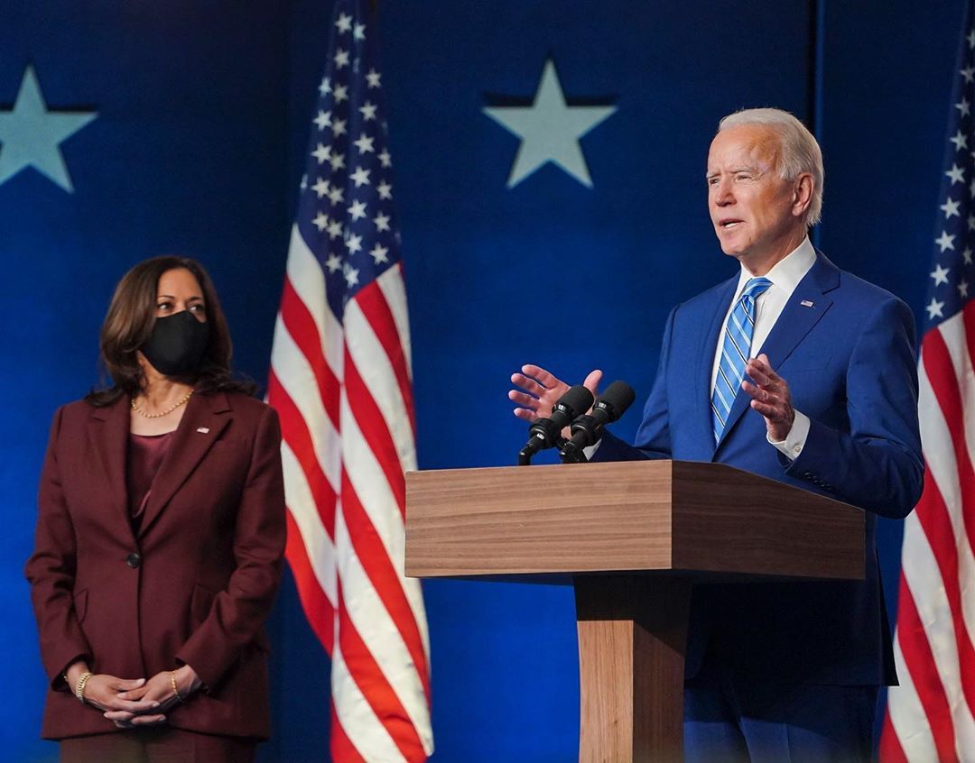 Joe Biden dan Kamala Harris resmi sebagai presiden dan wakil presiden AS setelah perolehan electoral votes mencapai angka 284.