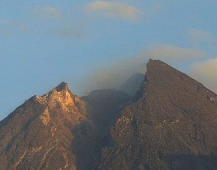  Status Gunung Merapi  dari Waspada Menjadi Siaga Beberapa 