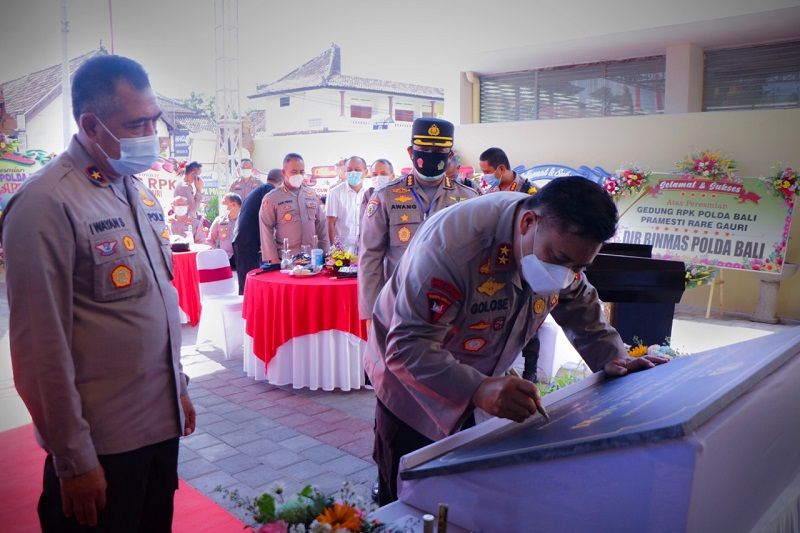 Kapolda Bali Petrus Reinhard Golose meresmikan Gedung RPK Polda Bali Pramesti Rare Gauri, untuk saksi atau korban perempuan dan anak, Jumat 6 November 2020