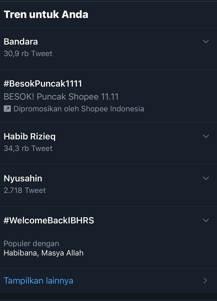 Jelang kepulangan Habib Rizieq Shiba, tagar #WelcomeBackIBHRS trending di Twitter.*