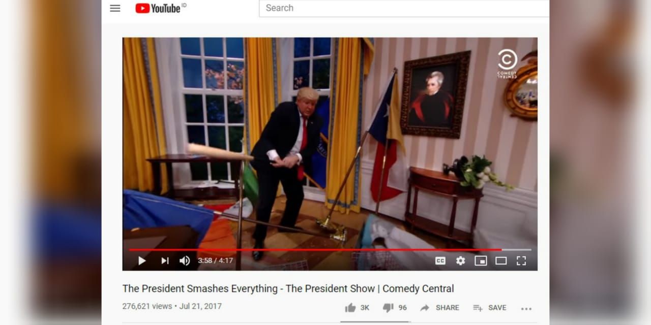 Tangkapan layar komedi berjudul "The President Smashes Everything - The President Show | Comedy Central