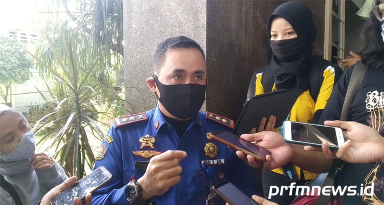 Tugas Damkar Kota Bandung Bukan Hanya Padamkan Api Juga Bisa Evakuasi Hewan Liar Yang Masuk Rumah Prfm News Info lowongan kerja cpns dan bumn 2020. tugas damkar kota bandung bukan hanya