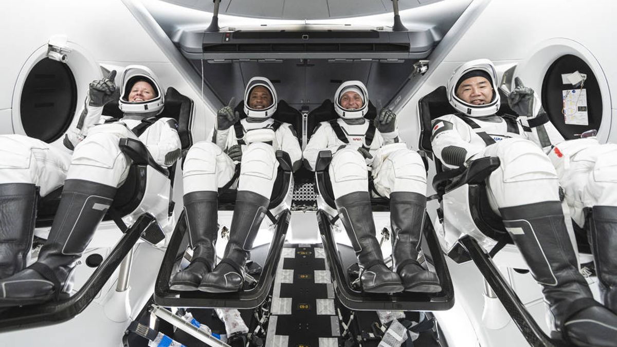 Astronot yang menaiki Kapsul Crew Dragon SpaceX